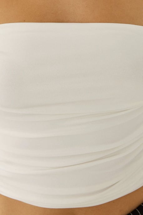 Åtsittande Off-Shoulder Volang Draperad Crop Top - Image 6