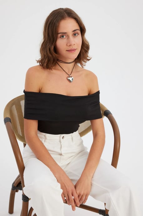 Off-Shoulder Rimpel Bodycon Cropped Top - Image 1