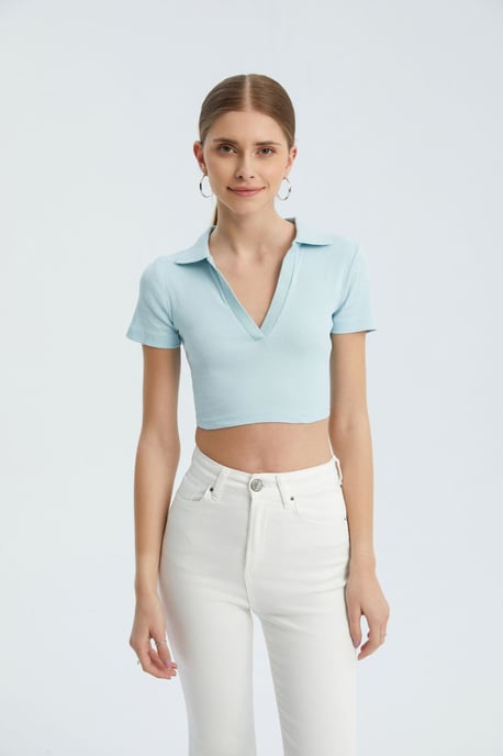V-ringad polo crop top - Image 3