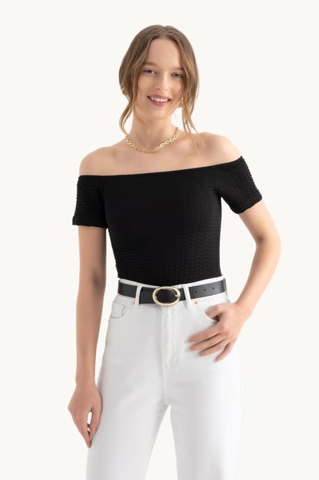 Axelbandlös kortärmad crop top - Image 4