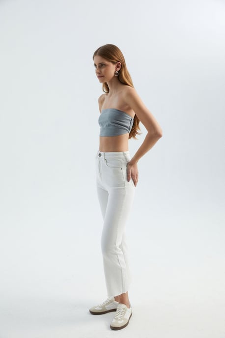 Halterlös Grundläggande Crop Top - Image 2