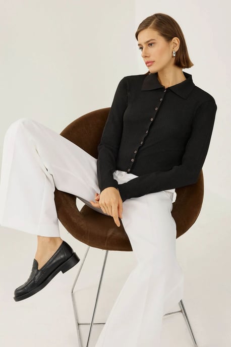 Slim Fit Stickad Topp med Knappdetalj - Image 4