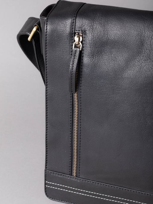Keswick Large Leather Messenger Bag in Black - Image 5