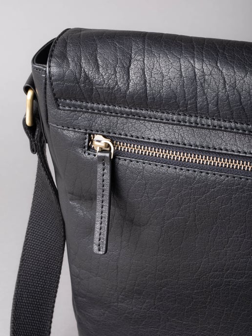 Keswick Large Leather Messenger Bag in Black - Image 6