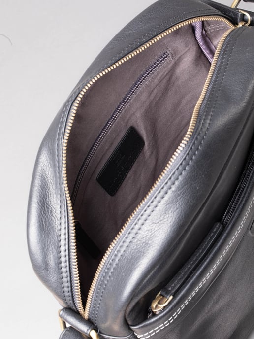 Keswick Small Leather Messenger Bag in Black - Image 4