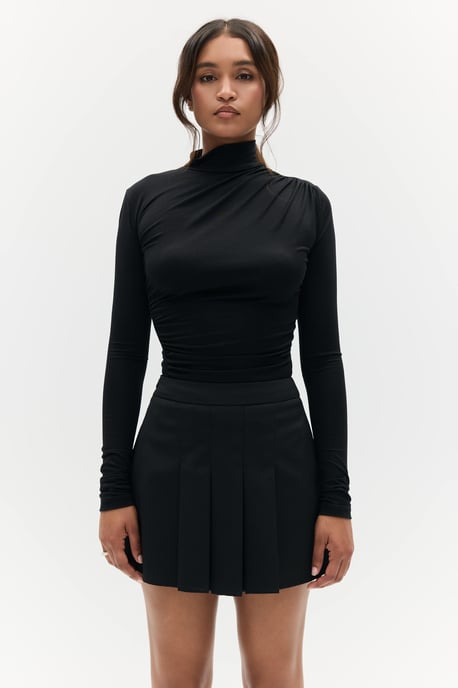 BENU Svart draperad blus - Image 3