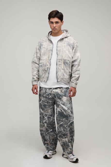 Washed Camo Barrel Fit Jeans - Image 4