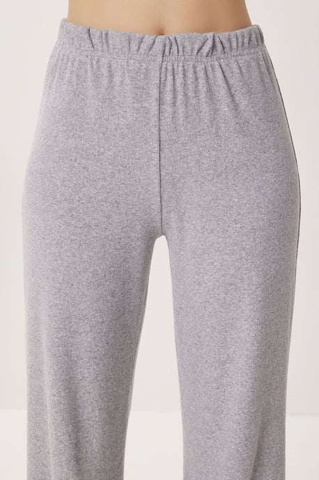V-hals Knoop Long Cardigan en Broeken Pyjama Set - Image 5