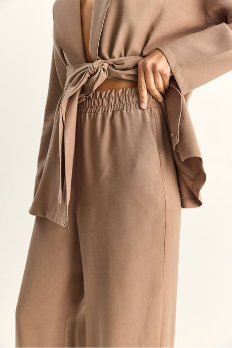 Hoge taille set met strikdetail en sjaalkraag - Image 6