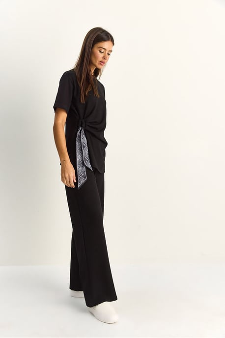 T-shirt en Broek Set van Twee Stukken met Accessoire Detail - Image 4