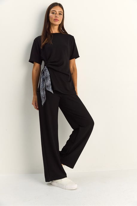 T-shirt en Broek Set van Twee Stukken met Accessoire Detail - Image 5