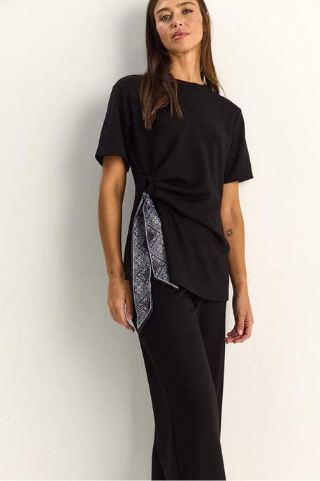 T-shirt en Broek Set van Twee Stukken met Accessoire Detail - Image 6