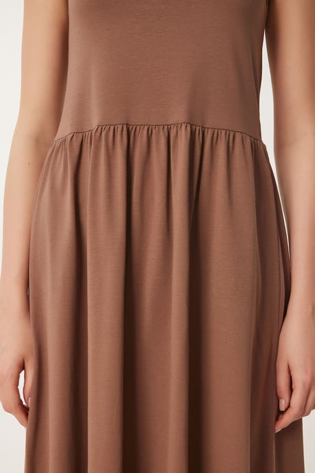 Mouwloze Crew Neck Midi Jurk - Image 3