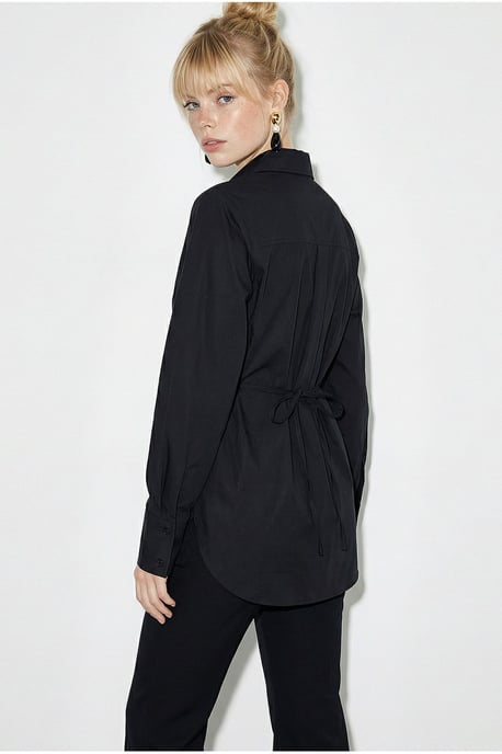 Blus med spetsdetalj och knapplåsning - Image 4