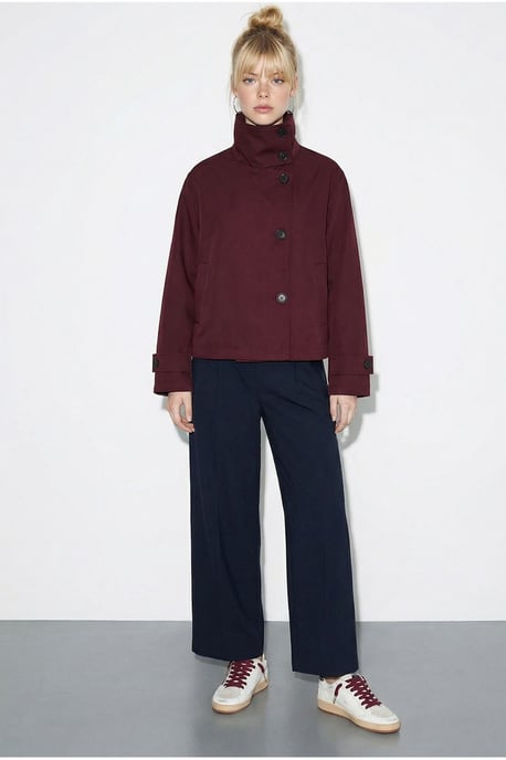 Korte Mandarin Kraag Trenchcoat - Image 2