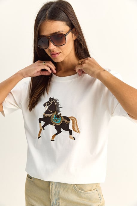 Större broderad paljett t-shirt med rund hals kunder - Image 3