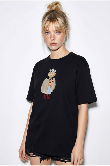Broderad rundhalsad t-shirt med avslappnad passform - Image 4