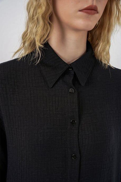 Overmaatse Geweven Lange Blouse met Shirtkraag - Image 5