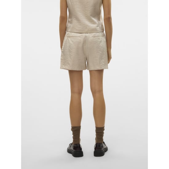Vero Moda Vmliana mw shiny shorts - Image 3