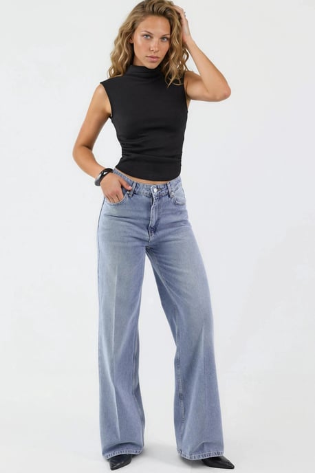 Modal Touch Halve Turtleneck Crop Top - Image 5