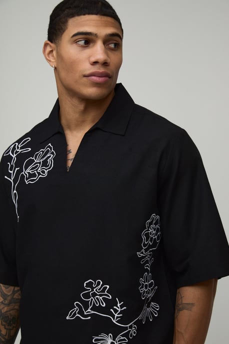 Linen Blend Boxy V Neck Floral Embroidered Polo - Image 3