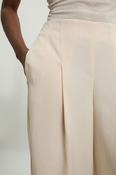 Viscose Blend Wide Leg Tailored Trouser - Image 4