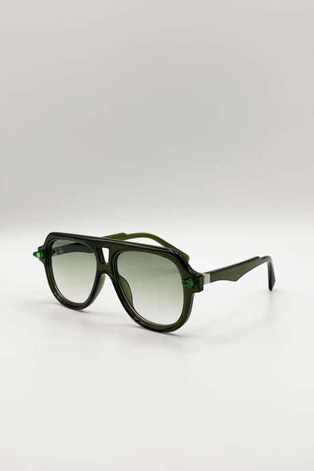 Bold Navigator Sunglasses in Green - Image 4