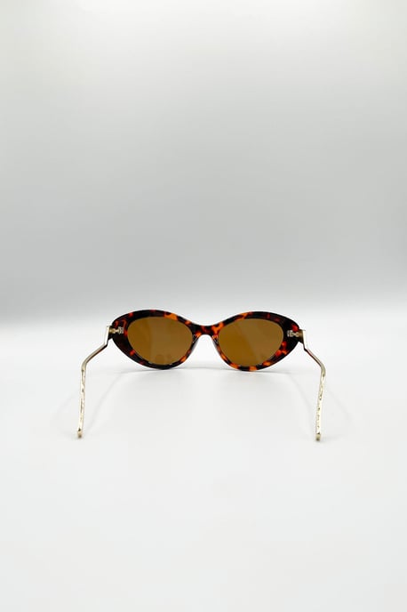 Cat Eye Metal Side Detail Sunglasses In Tortoiseshell - Image 5