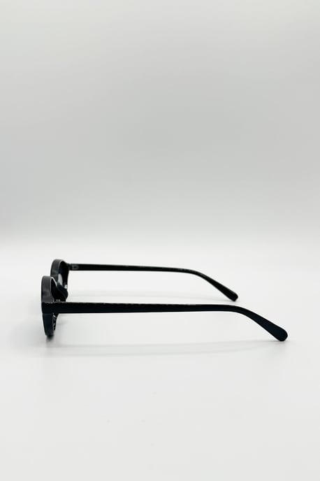 Oval Sunglasses In Black - Image 4