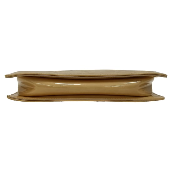 Louis Vuitton Lexington Monogram Pochette Bag in Beige Patent Leather - Image 4