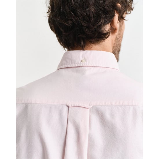Men's Gant Fit Classic Short Sleeves Oxford Shirt in Pink - Image 3