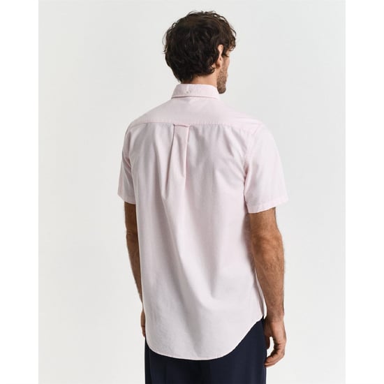 Men's Gant Fit Classic Short Sleeves Oxford Shirt in Pink - Image 4