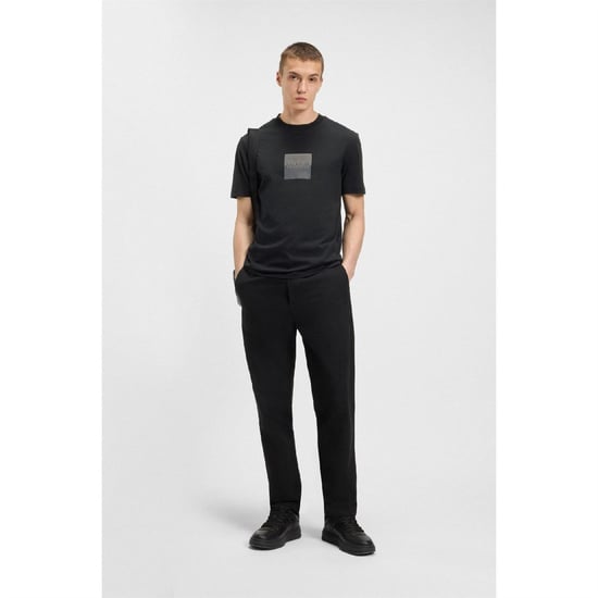 Men's Hugo Split Logo T Shirt in Black - Image 4