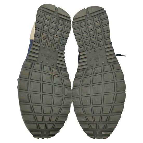 Valentino Garavani Rockrunner sneakers in marineblauw met gemengde technieken. - Image 6