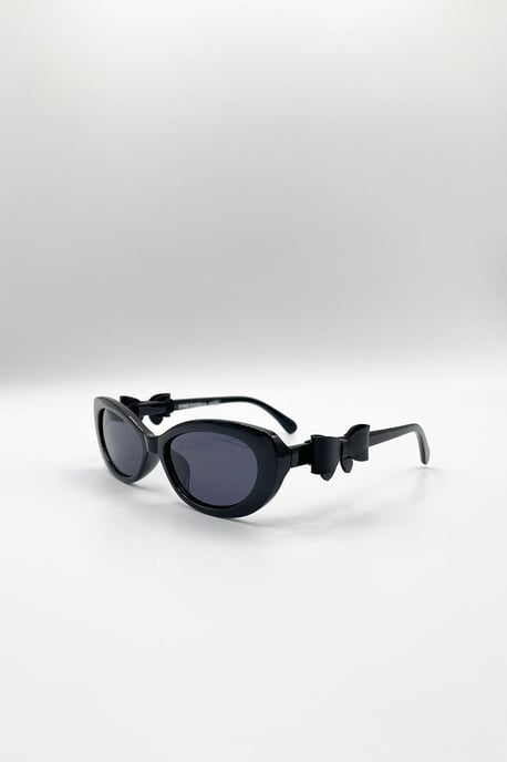 Bow Side Detail Sunglasses In Black - Removeable Bow - Image 3
