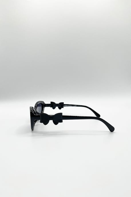 Bow Side Detail Sunglasses In Black - Removeable Bow - Image 4