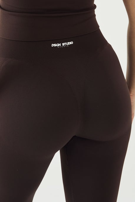 DSGN Studio Sport Contour Discreet Scrunch Seamless Legging - Image 4