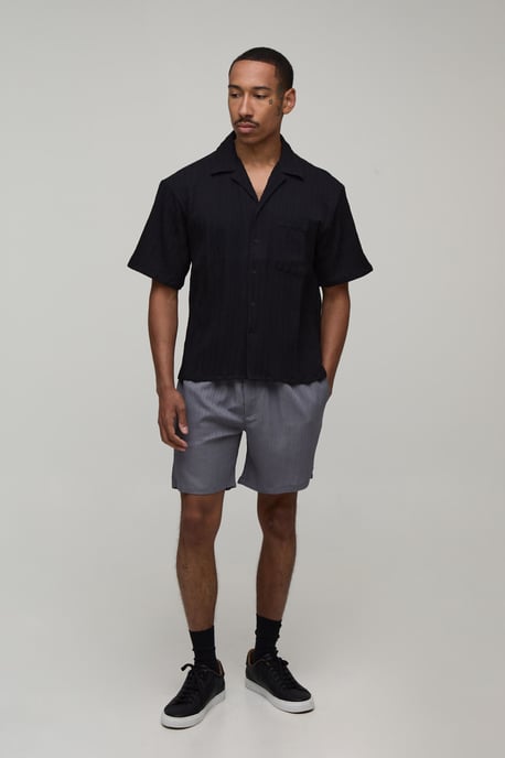 Textured Pleated Relaxed Fit Shorts - Image 4