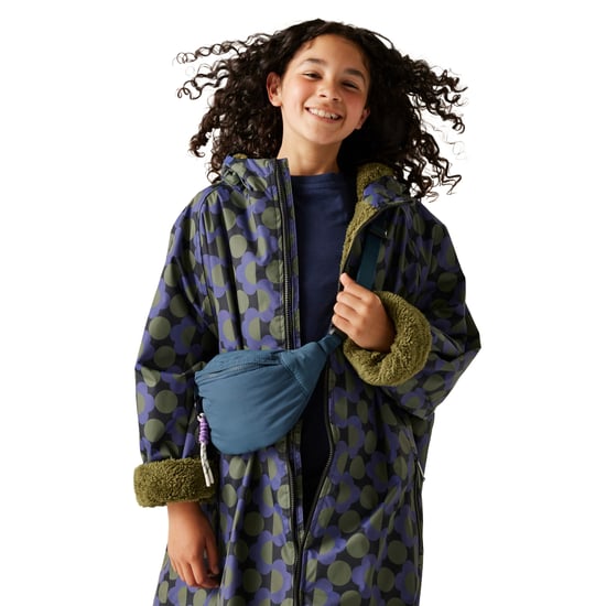 Regatta Childrens/Kids Orla Kiely Spotted Changing Robe (Blue/Dark Olive) - Image 4