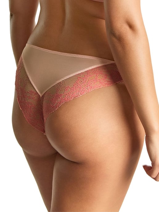 Ana Brazilian - Image 2