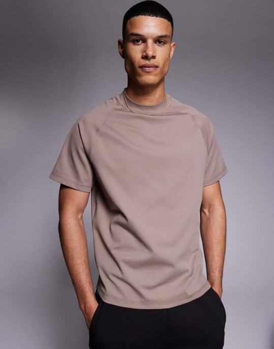 4505 running performance waffle t-shirt in taupe grey - Image 1