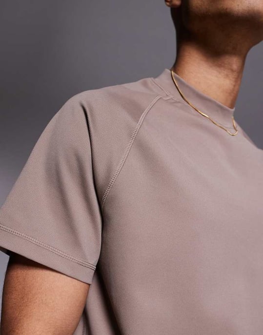 4505 running performance waffle t-shirt in taupe grey - Image 4