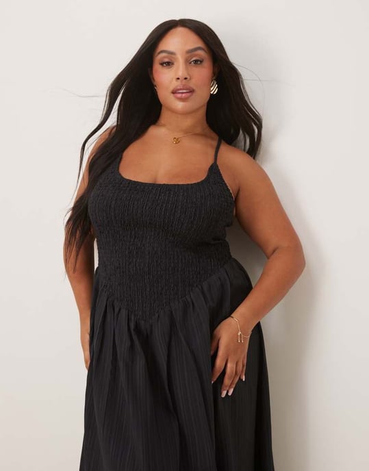 ASOS DESIGN Curve scoop neck crinkle maxi sundress with cross back in black - BLACK - Image 4