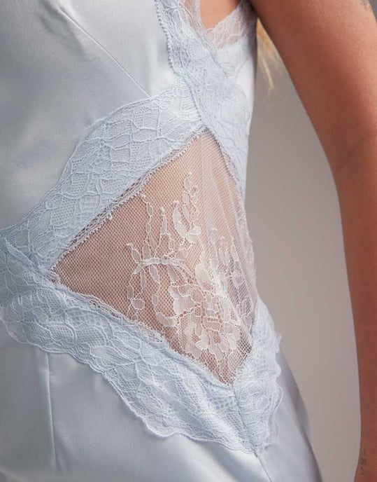 ASOS DESIGN Bridesmaids plunge neck lace detail satin column maxi dress in in light blue - Image 4