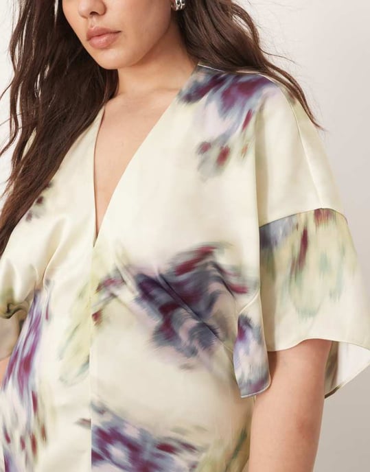 ARRANGE Curve modern 30's maxi satin dress with shoulder pad in blurred floral - Image 4