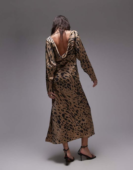 & Other Stories volangärmad satinklänning med draperad ryggdetalj i leopardmönster - Image 2