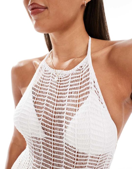 ASOS DESIGN halterneck virkade maxiklänning i vitt - Image 2