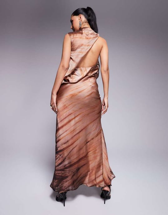 ASOS DESIGN höghalsad drapérad maxiklänning i abstrakt mönster - Image 3