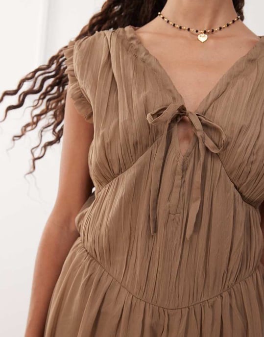 Reclaimed Vintage midi dress with ruched detail and hook and eye - Image 3