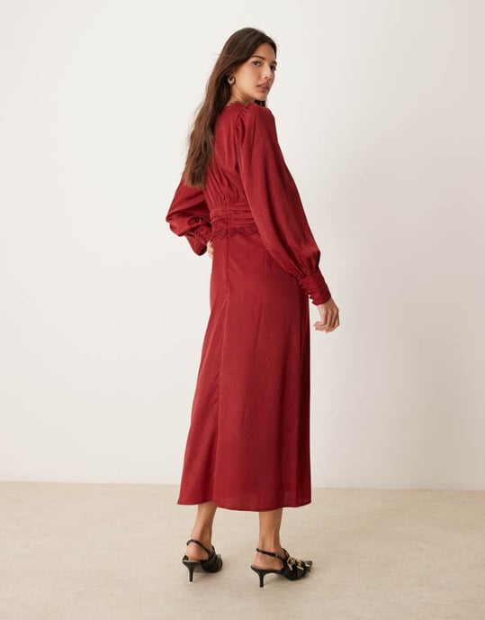 Miss Selfridge satäng jacquard knapplist spetskant midi klänning i bärnberry - Image 3